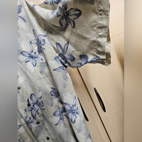 100% Silk Tommy Bahama Mens Button Down Size XL - Picture 4 of 6